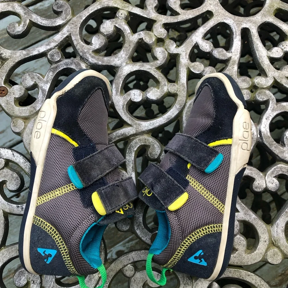 Boys Plae shoes size 11 Ty style Velcro washable toddler